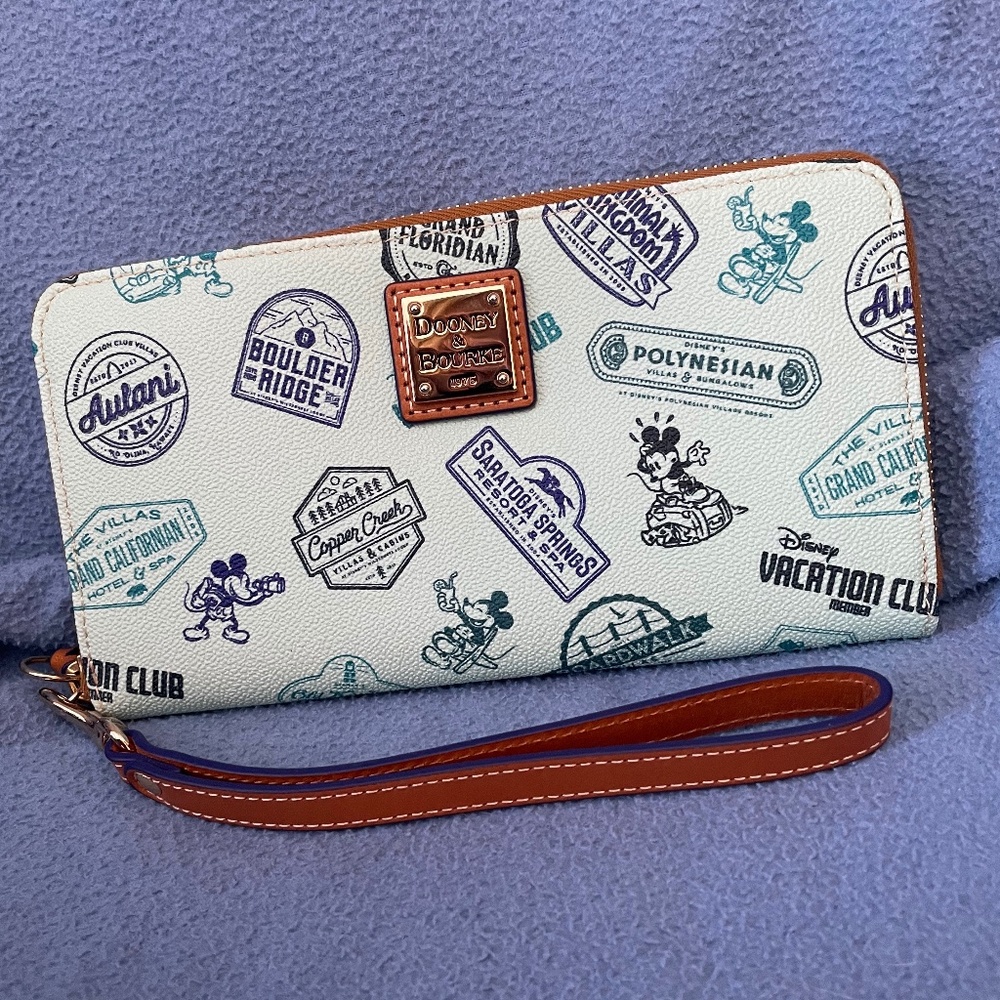 Dooney & Bourke Disney Vacation Club( DVC) Wristlet Wallet